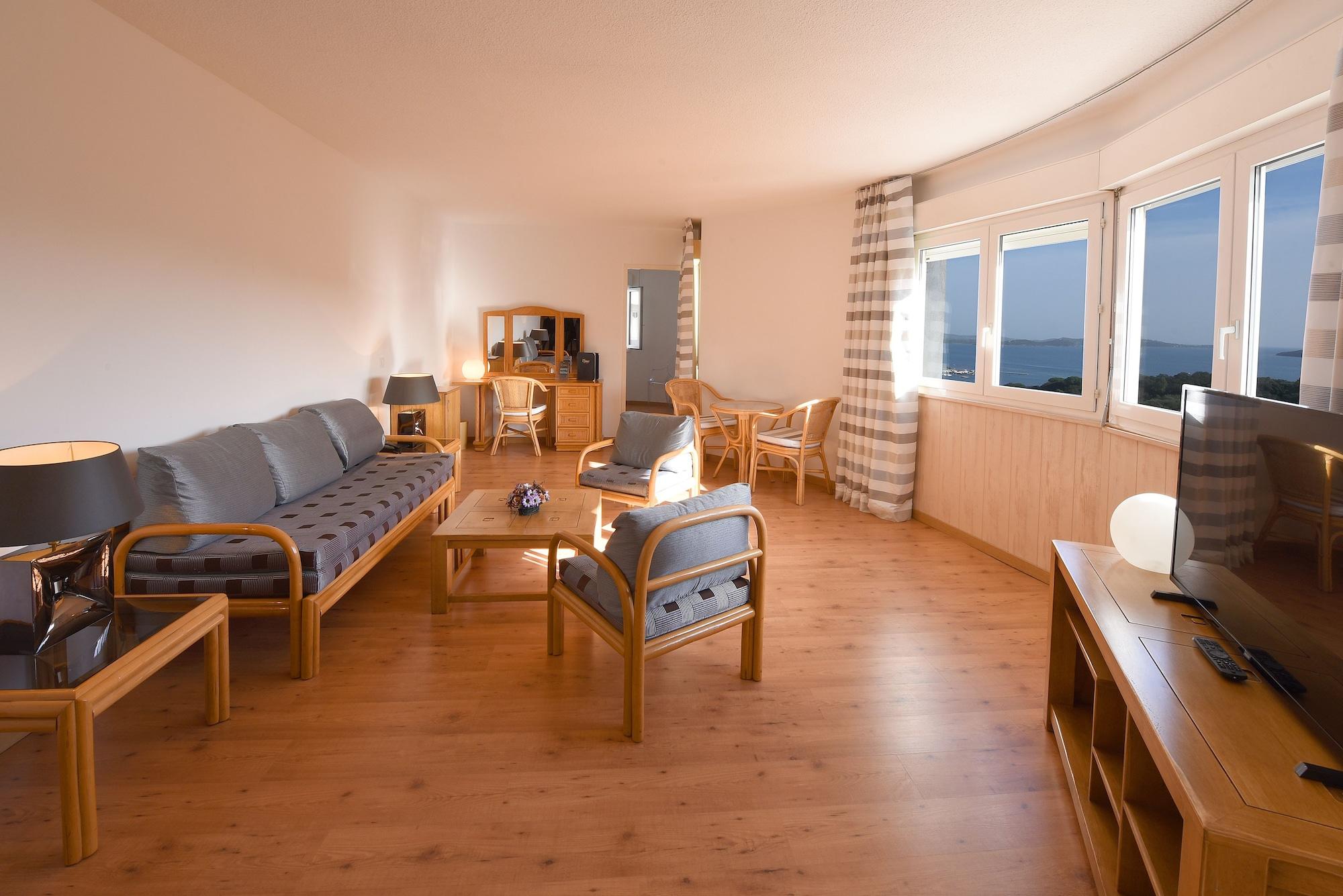 Hotel Le Tilbury ปอร์โต-เวคคีโอ ภายนอก รูปภาพ