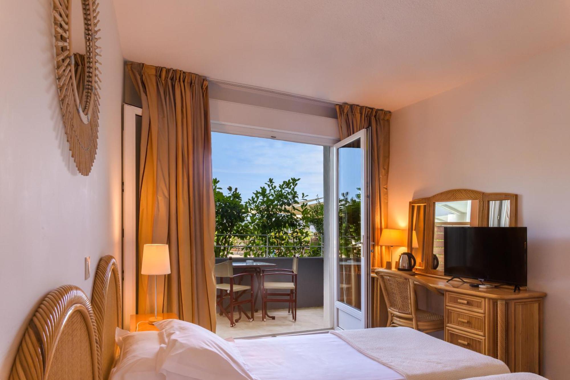Hotel Le Tilbury ปอร์โต-เวคคีโอ ภายนอก รูปภาพ