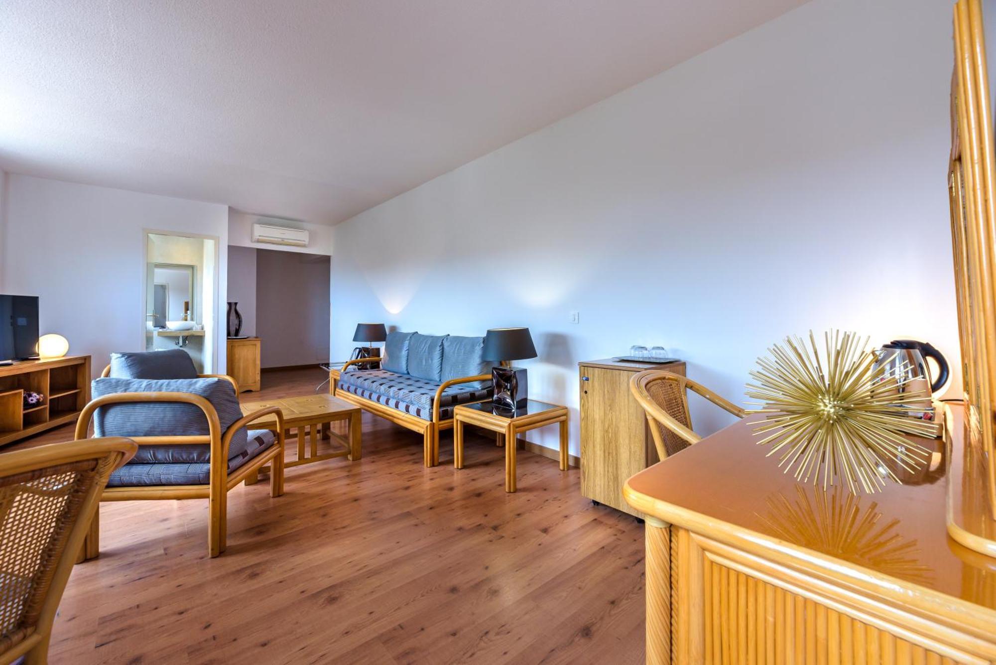 Hotel Le Tilbury ปอร์โต-เวคคีโอ ภายนอก รูปภาพ