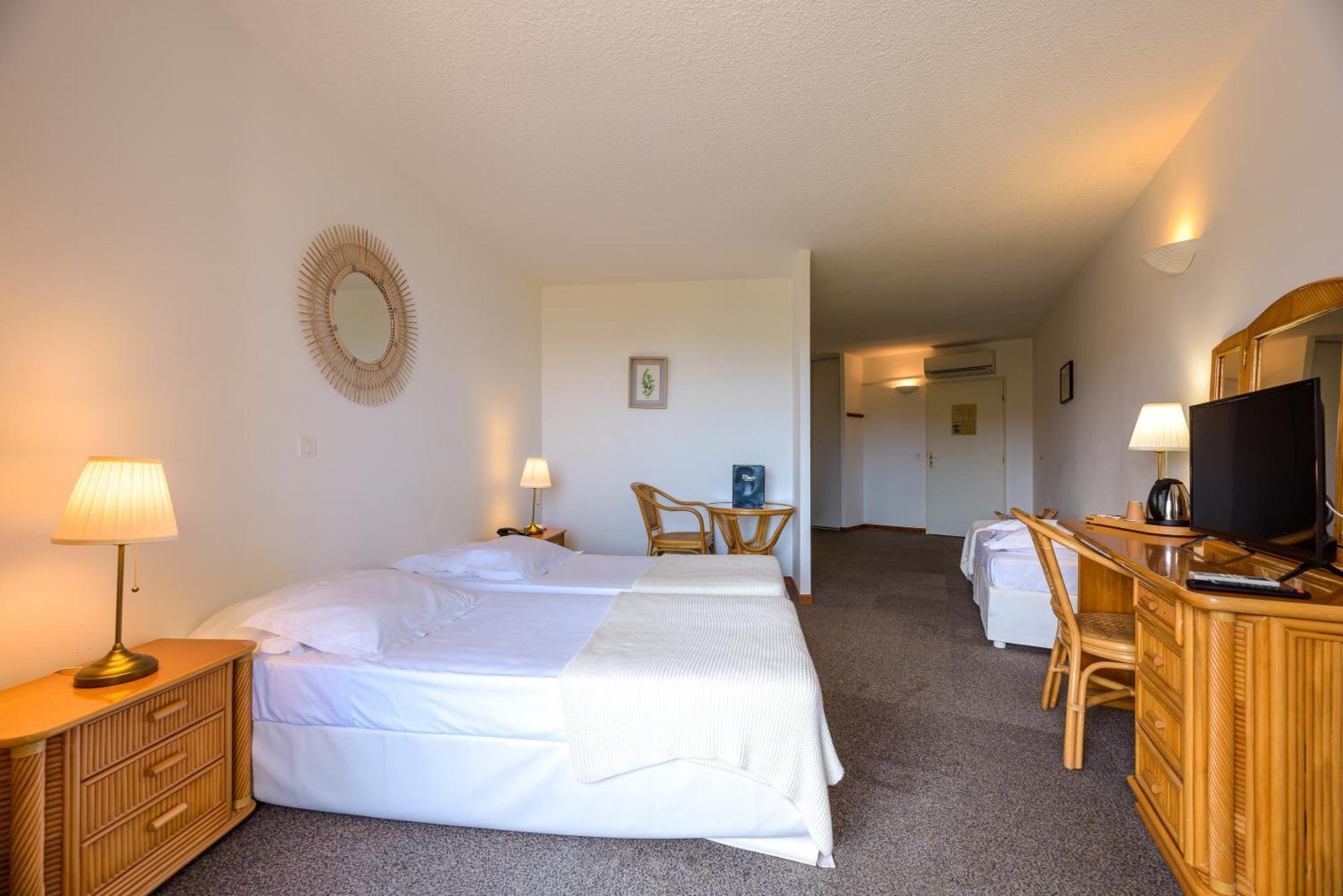 Hotel Le Tilbury ปอร์โต-เวคคีโอ ภายนอก รูปภาพ