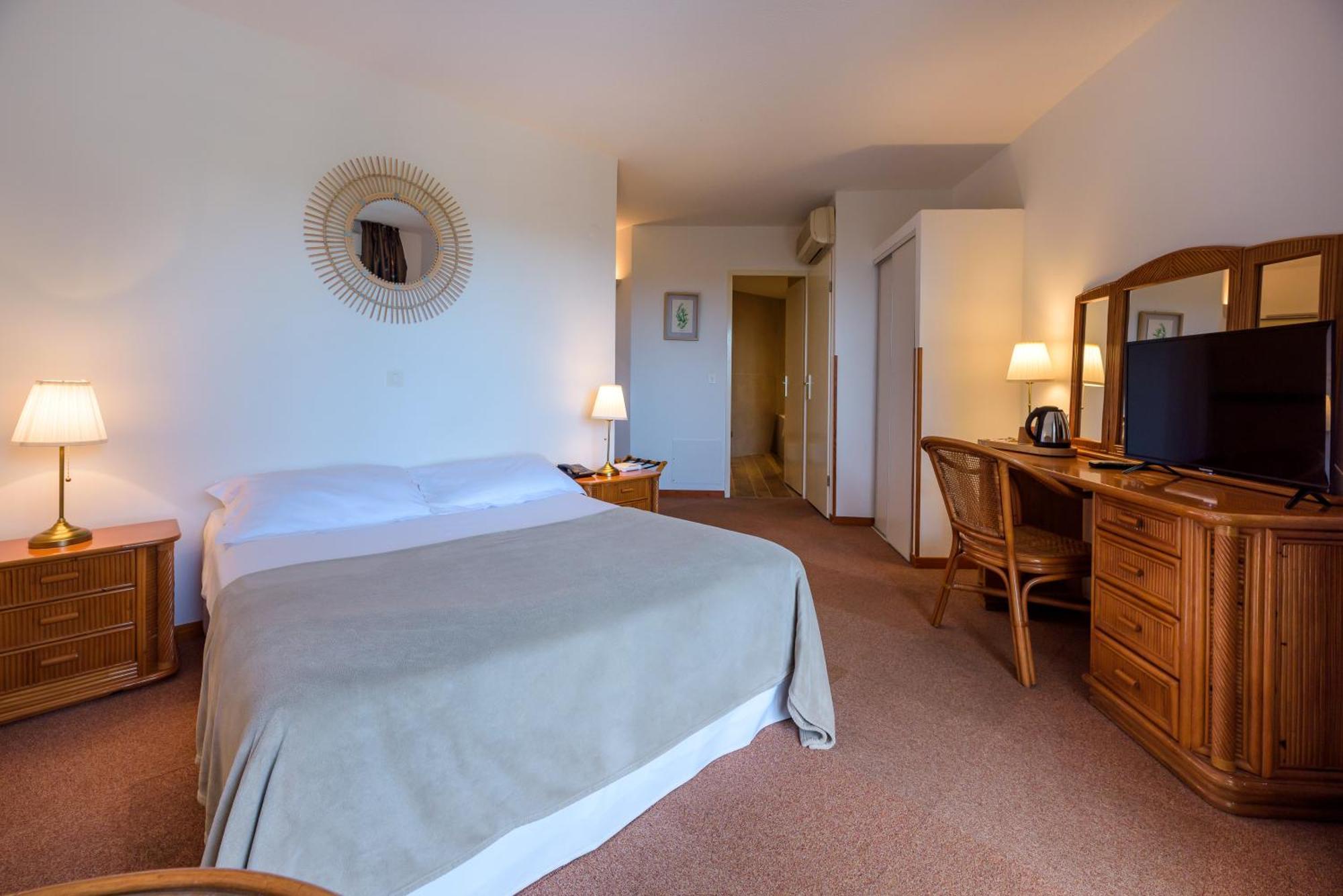 Hotel Le Tilbury ปอร์โต-เวคคีโอ ภายนอก รูปภาพ