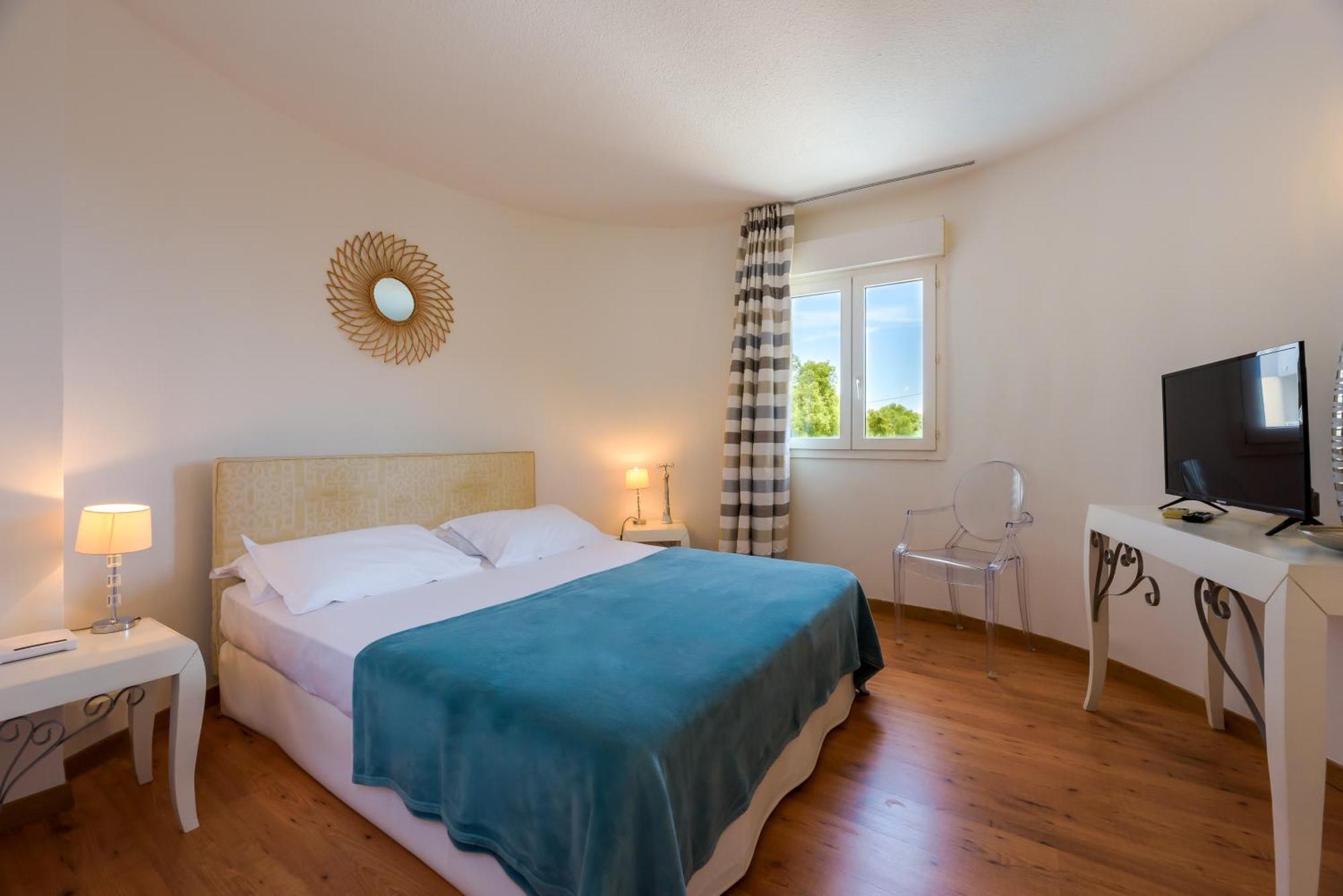 Hotel Le Tilbury ปอร์โต-เวคคีโอ ภายนอก รูปภาพ