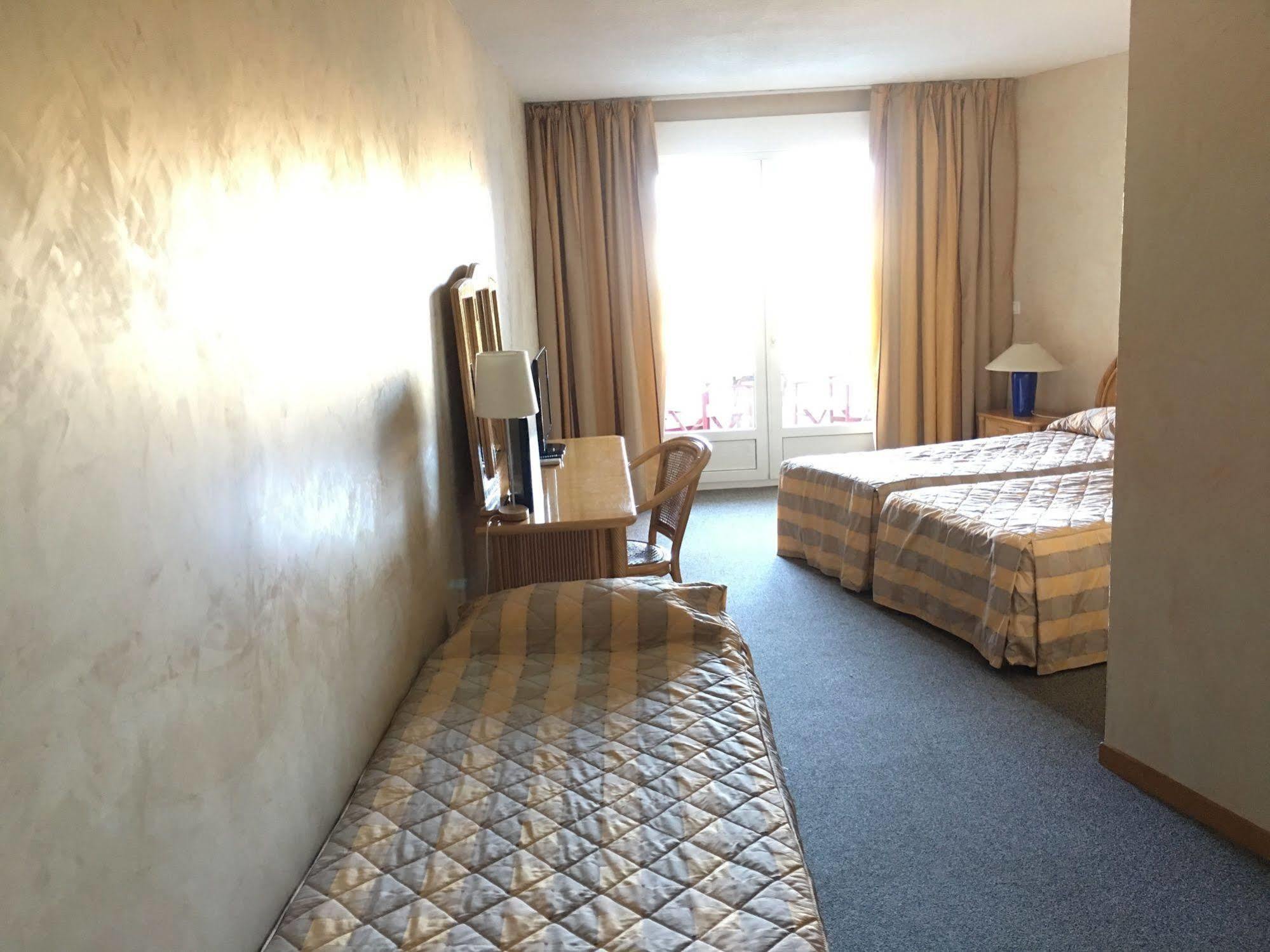 Hotel Le Tilbury ปอร์โต-เวคคีโอ ภายนอก รูปภาพ